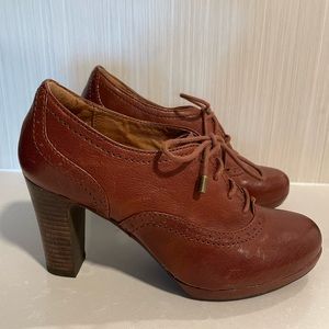 Clarks brown leather heels